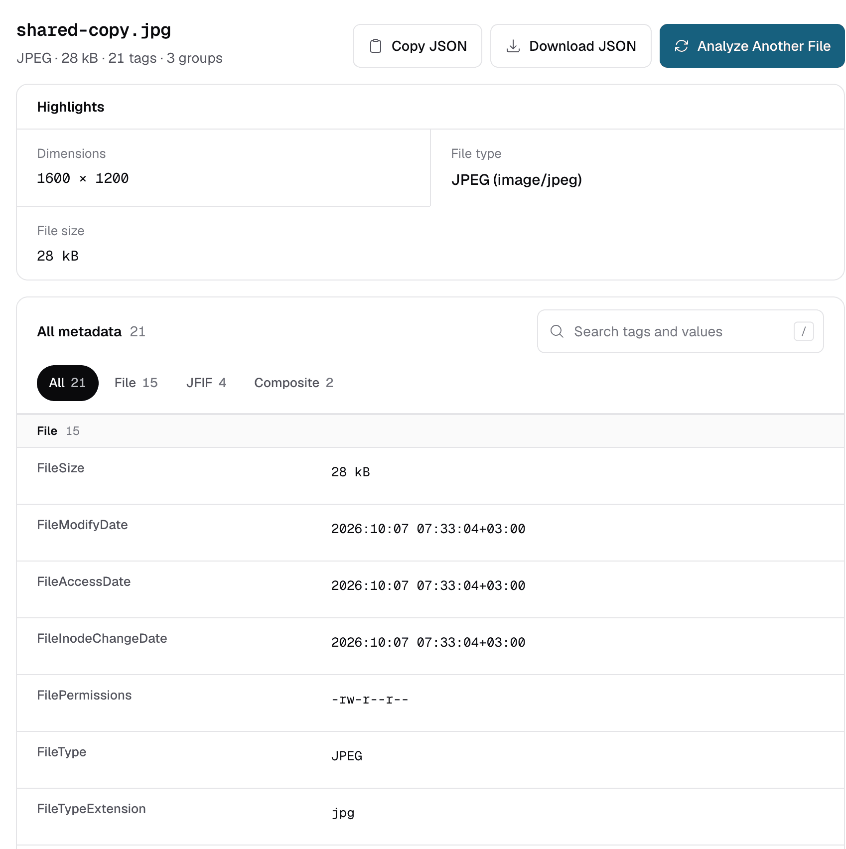 ExifMeta results for a stripped copy of a photo: only dimensions, file type, and file size, with no camera, date, or GPS data